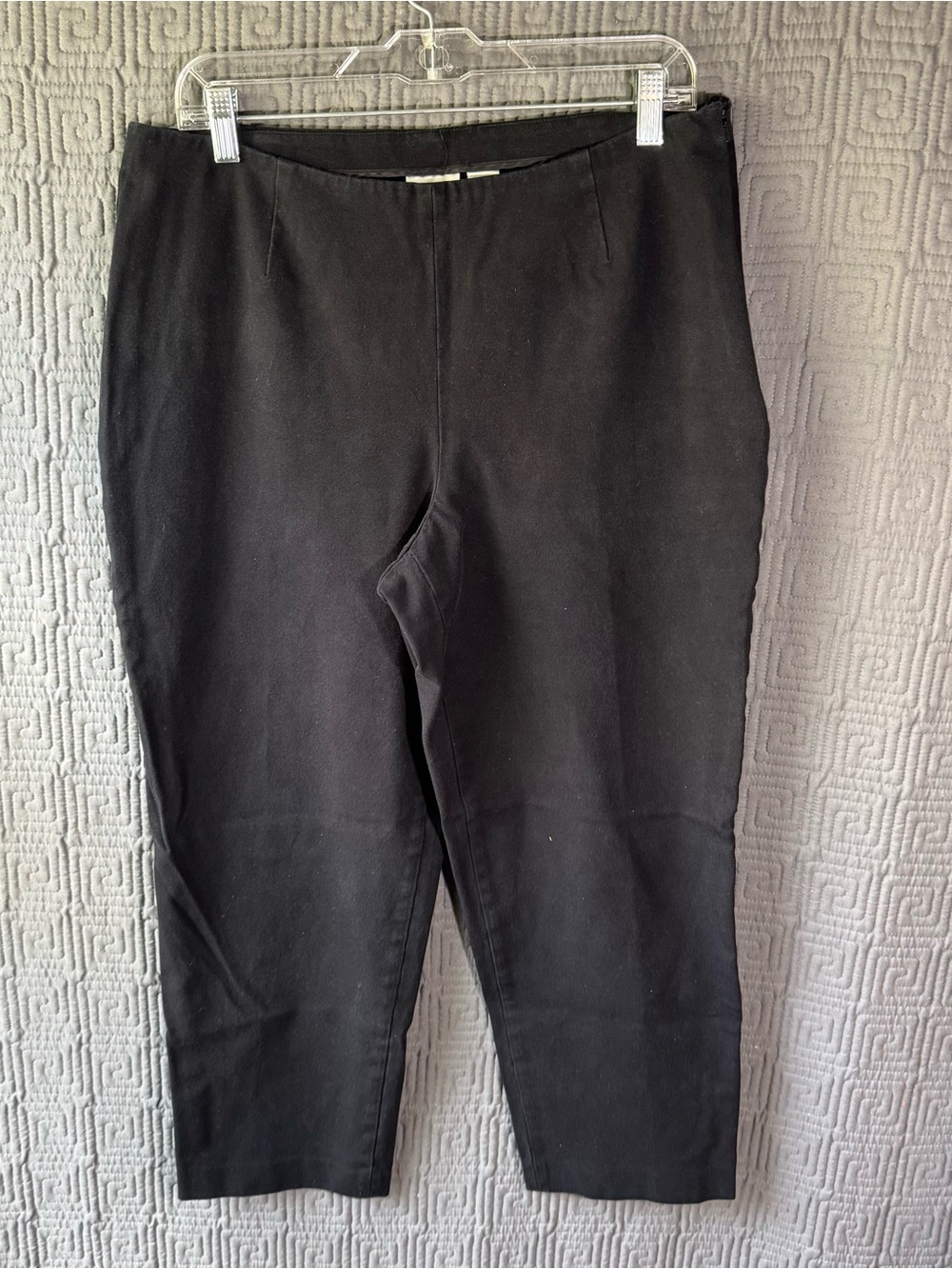 Chicos Pants Women’s 2.5 (14) Black Side Zip Capri